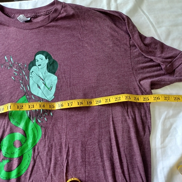 2 T-Shirt Bundle 2x American Apparel Serpent Woman and Nintendo Graphic - Picture 14 of 16